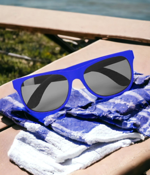 Очки солнцезащитные ARIEL / Солнечные очки в цветной матовой оправе с защитой UV400